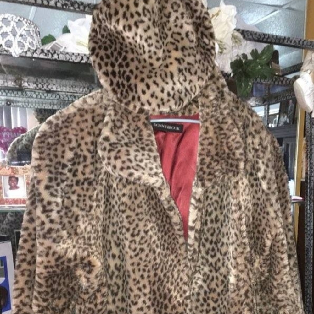 I'm selling an Donny Brook fur coat.